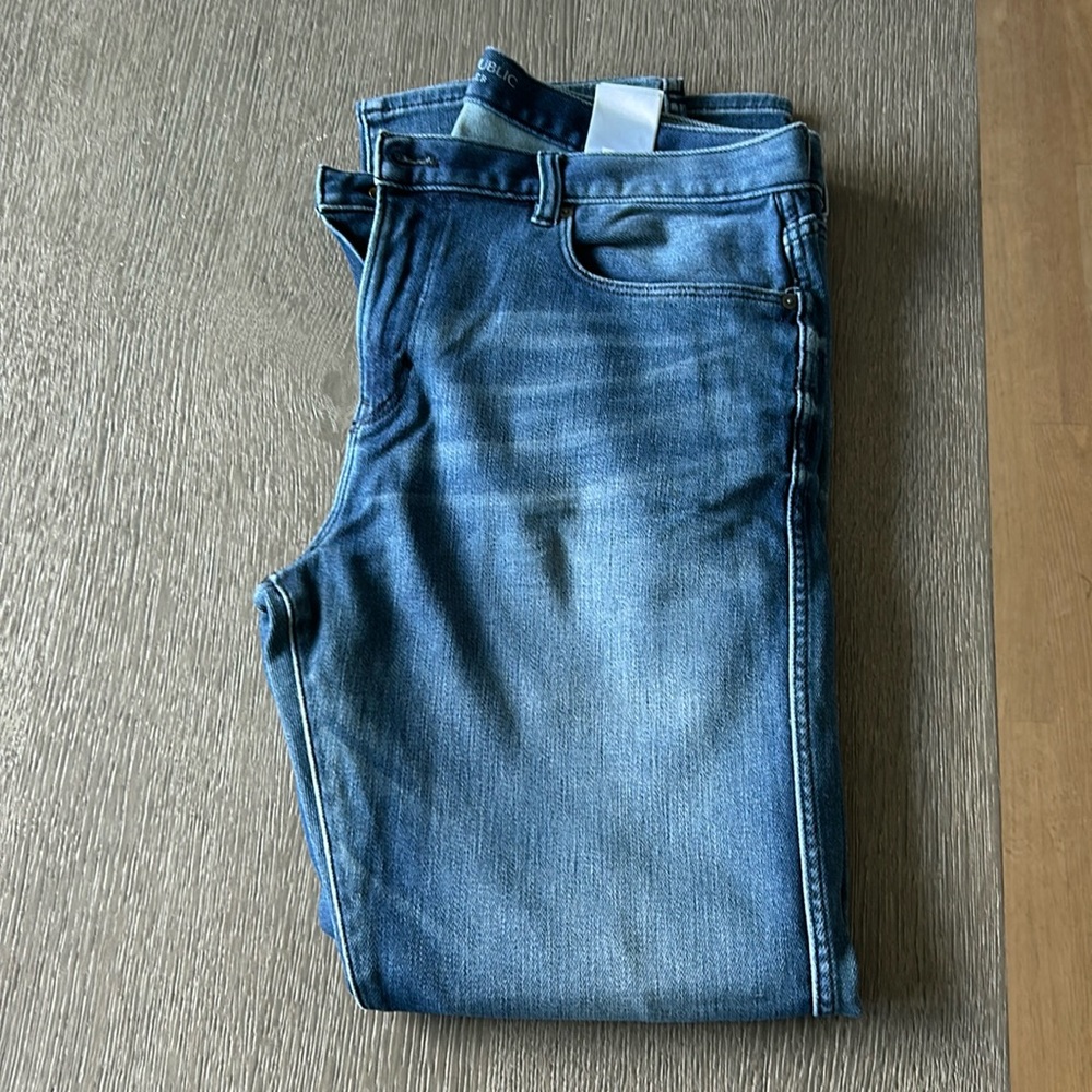 Men’s banana republic jeans, solid condition